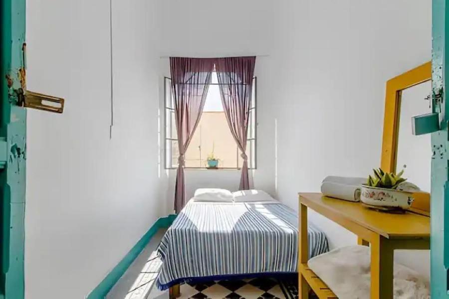 1 Guadalajara Corazon Del Centro Historico Hospedate En Una Casa Antigua En Una Habitacion Sencilla Con Areas Comunes Y Banos Compartidas Dış mekan fotoğraf